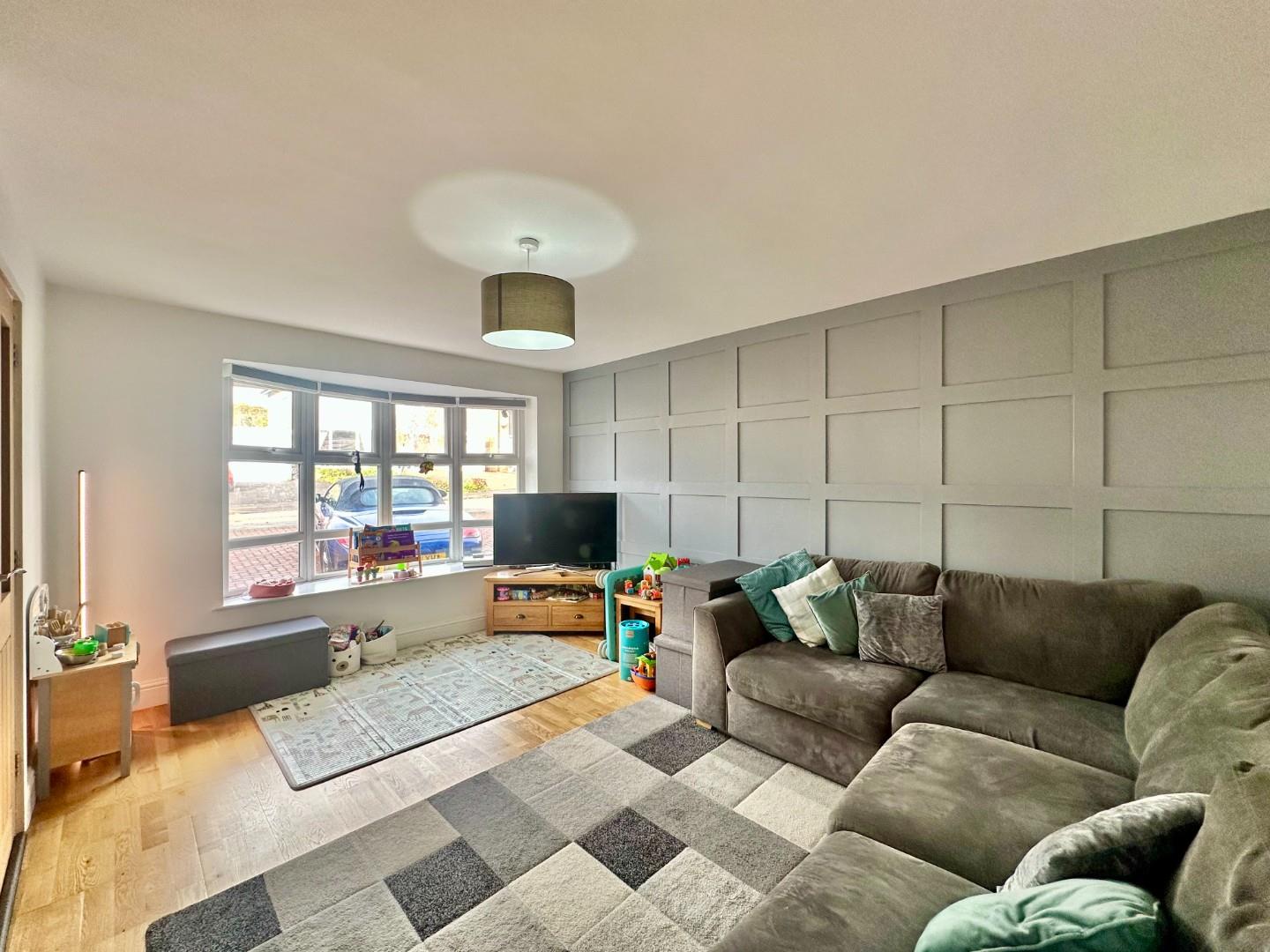 Obelisk Rise, Kingsthorpe