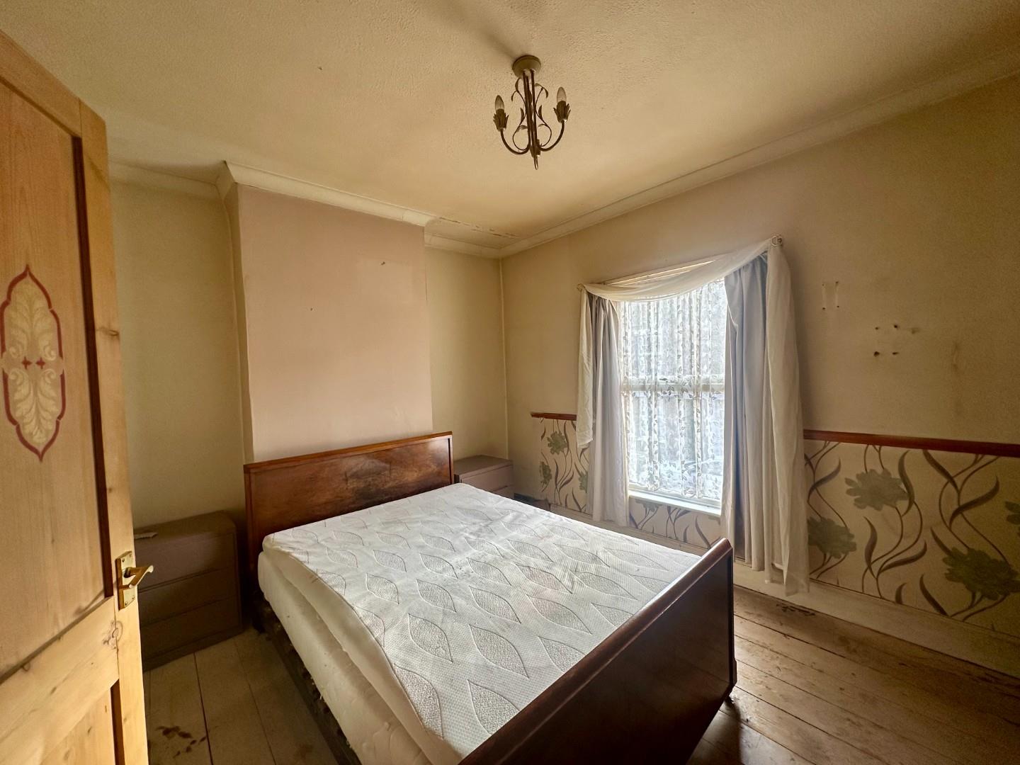 Hampton Street, Semilong