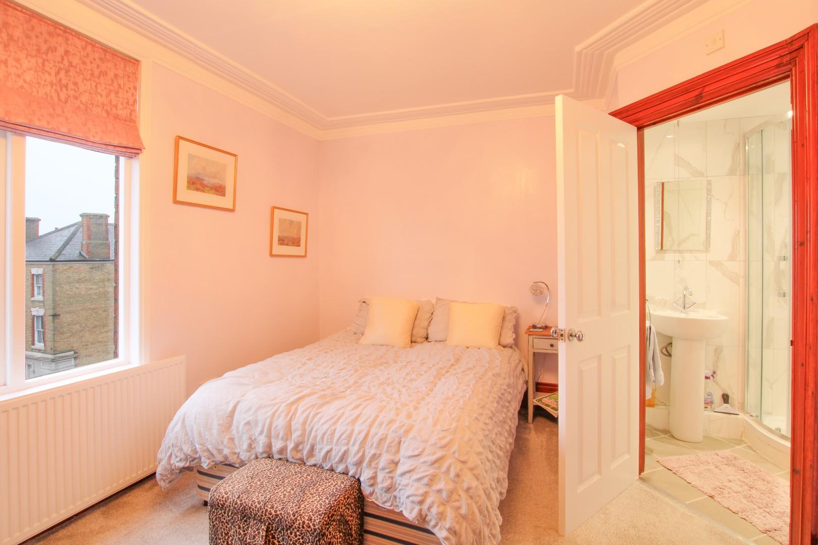 Leicester Parade, Barrack Road