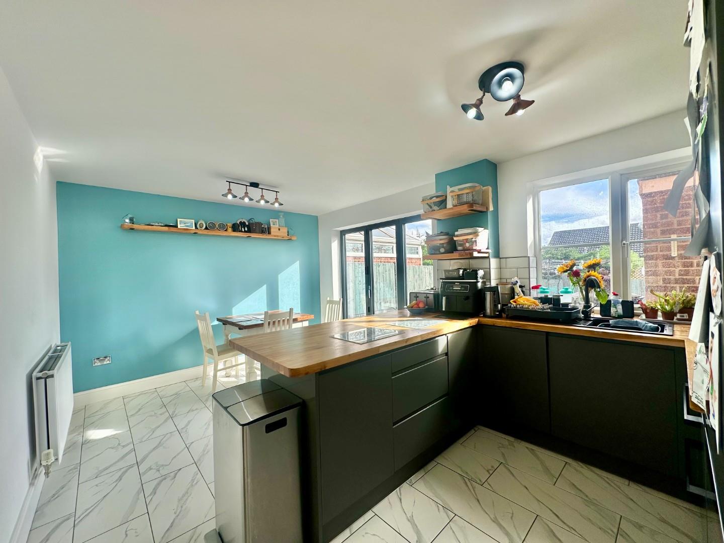 Obelisk Rise, Kingsthorpe