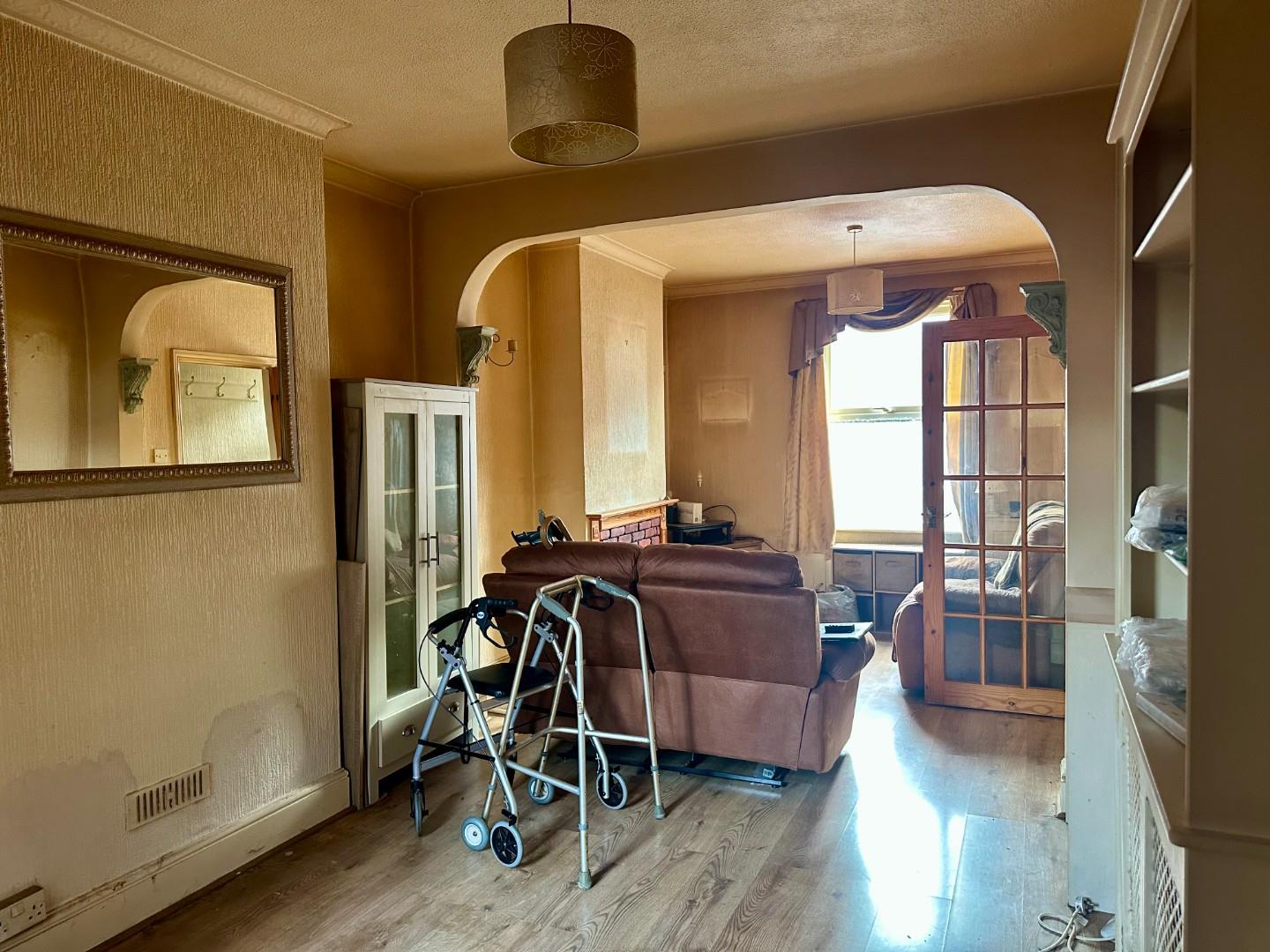 Hampton Street, Semilong