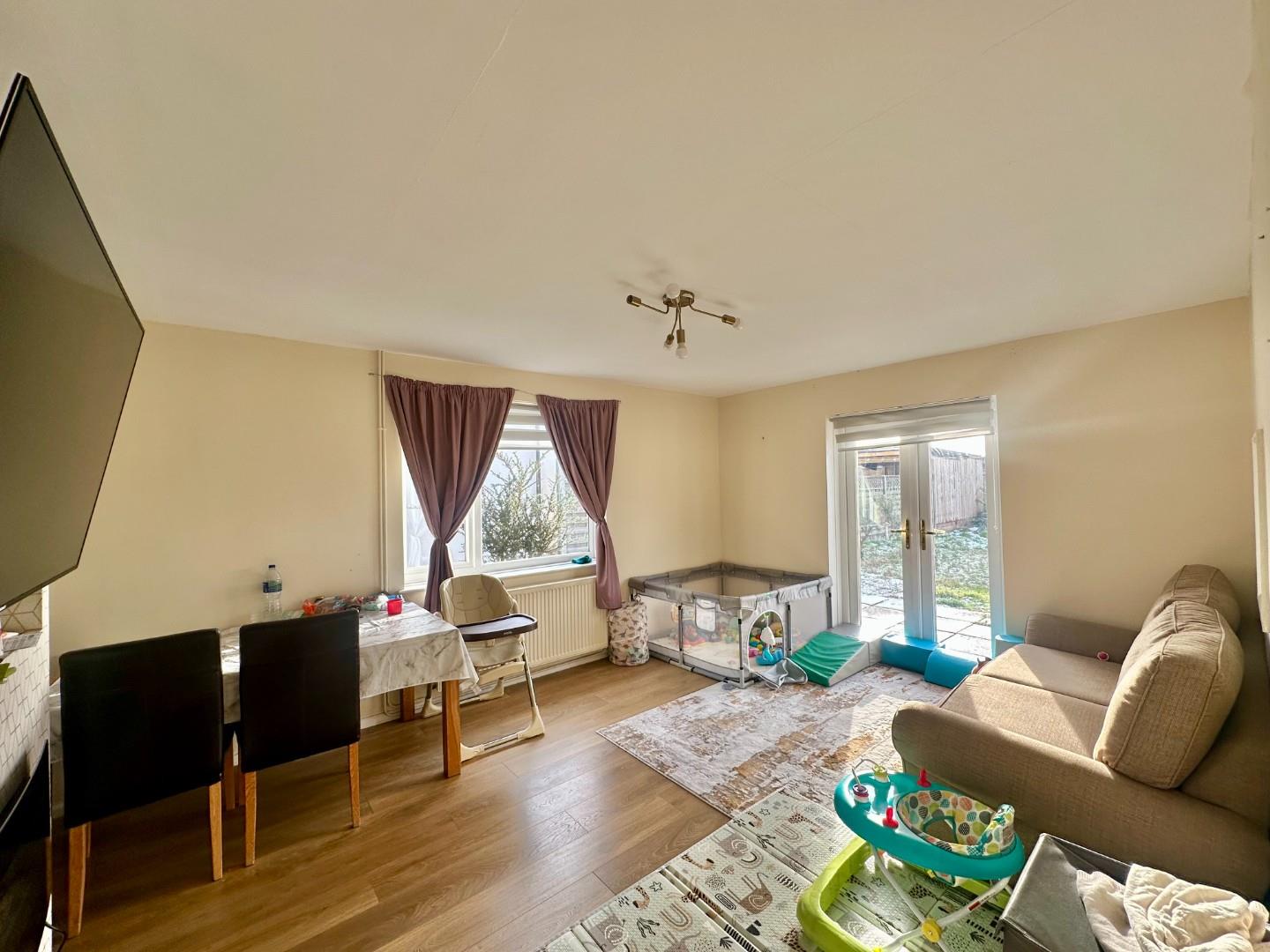 Barons Way, Kingsthorpe Village