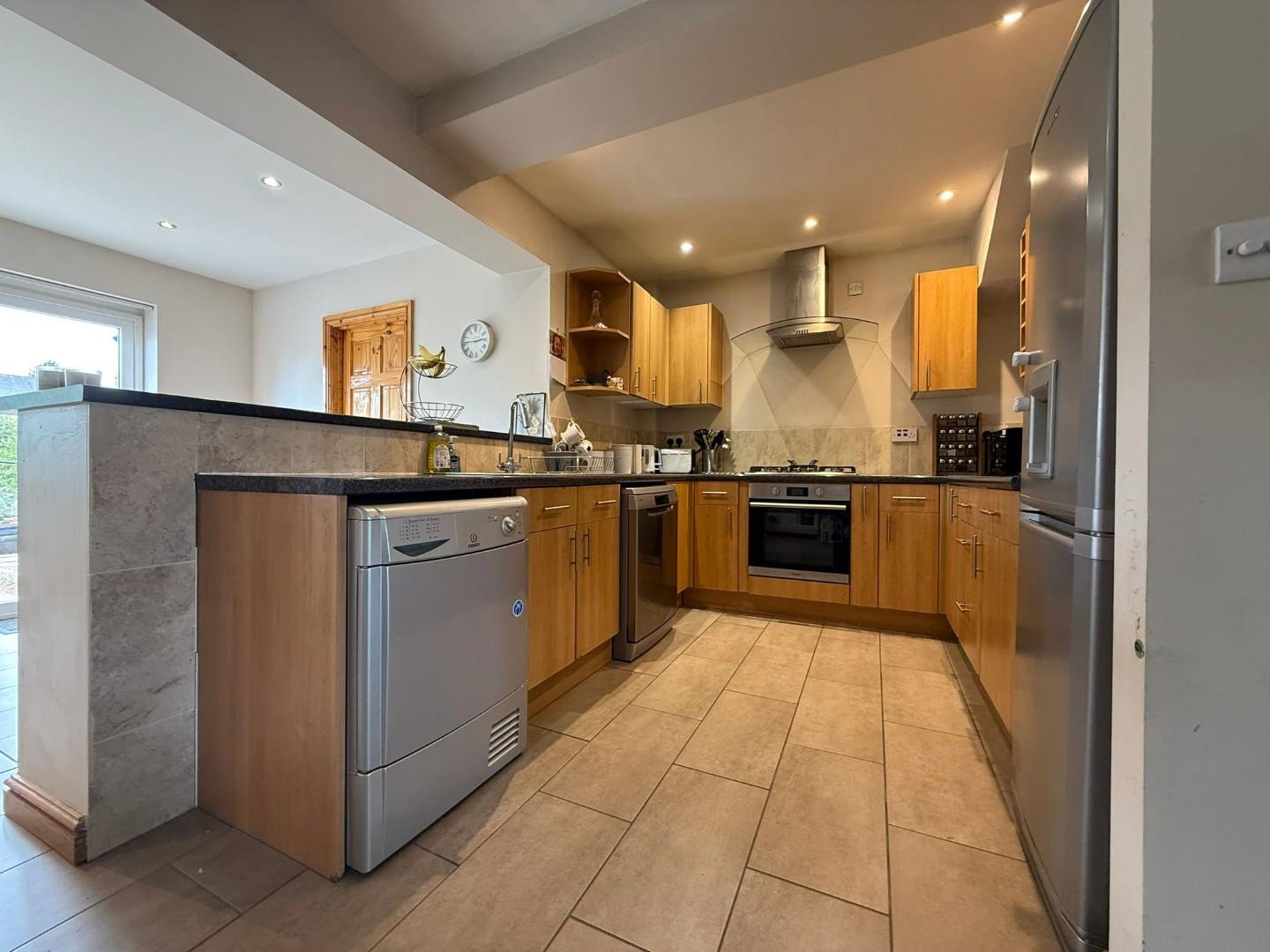 Edinburgh Road, Queens Park