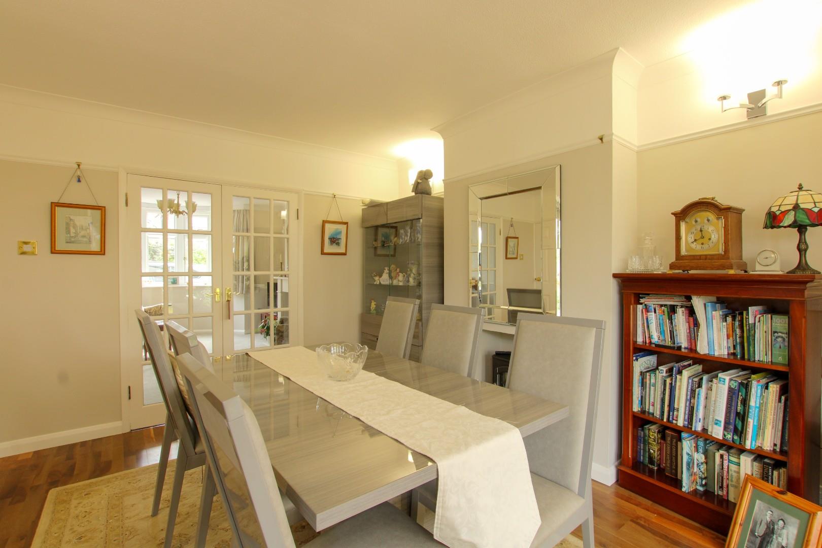 North Western Avenue, Kingsthorpe