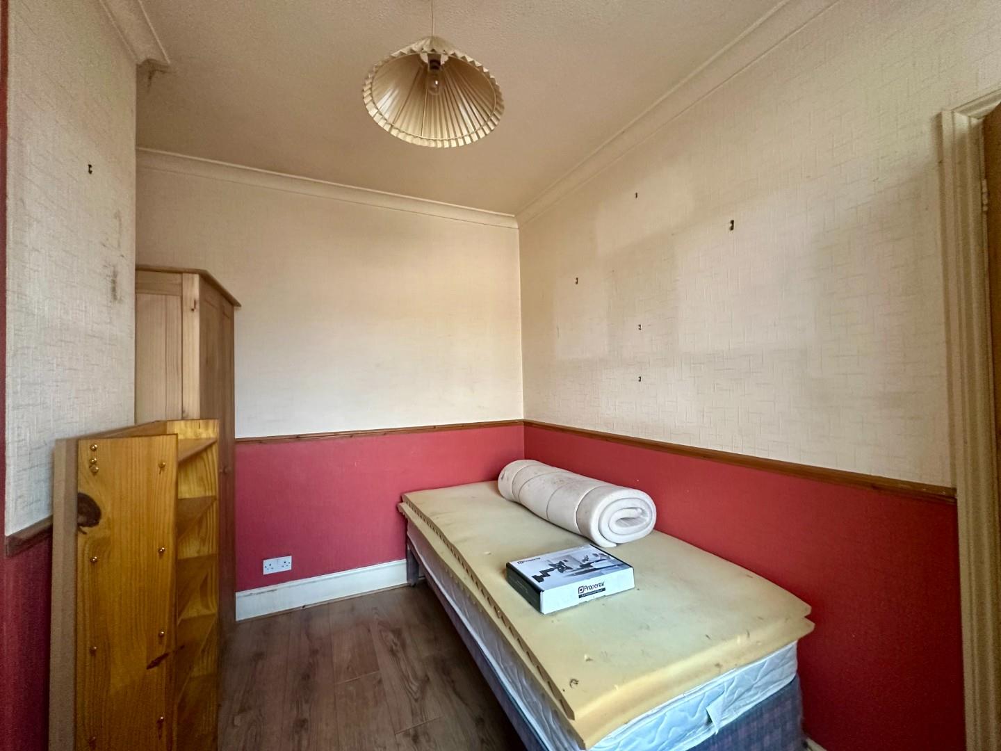 Hampton Street, Semilong