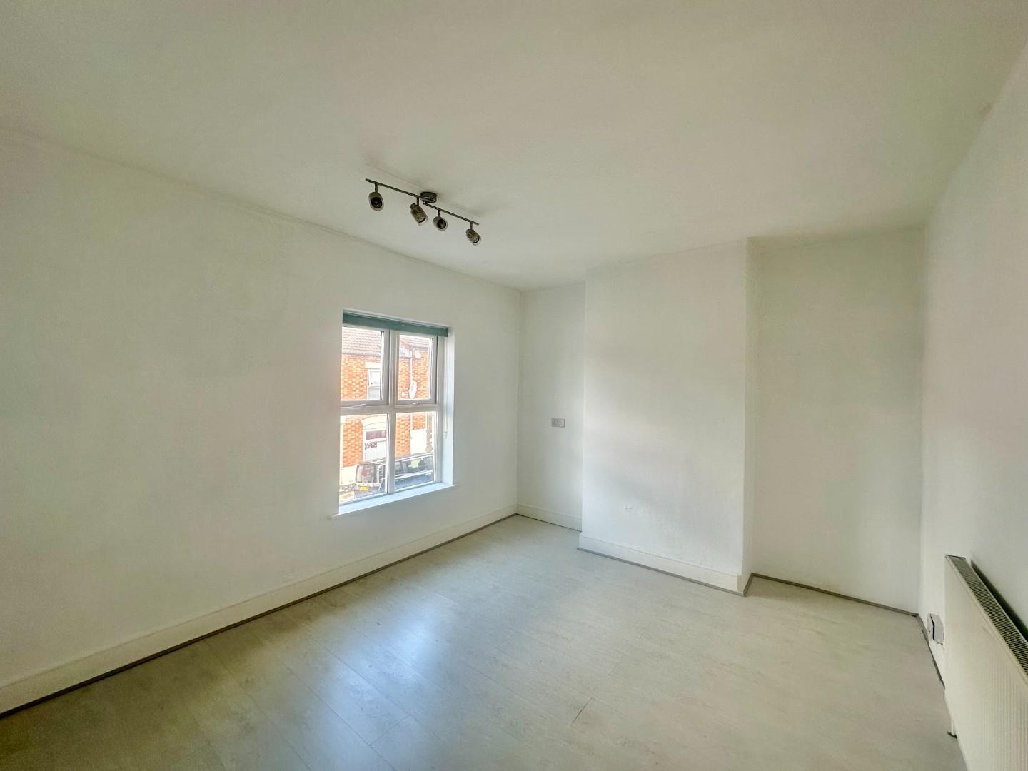 Lower Hester Street, Semilong