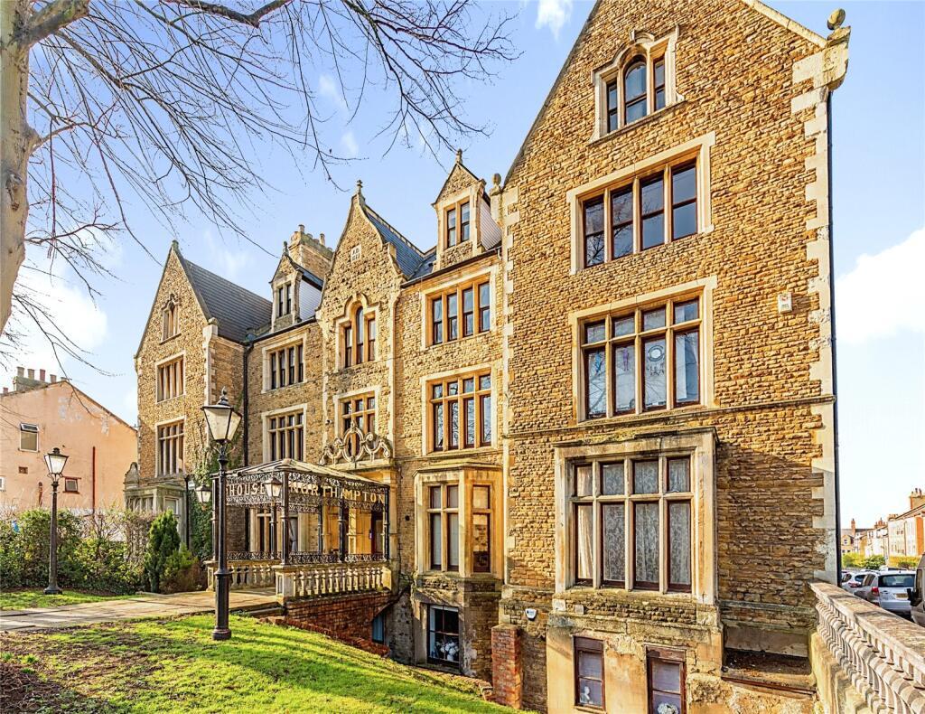 Leicester Parade, Barrack Road