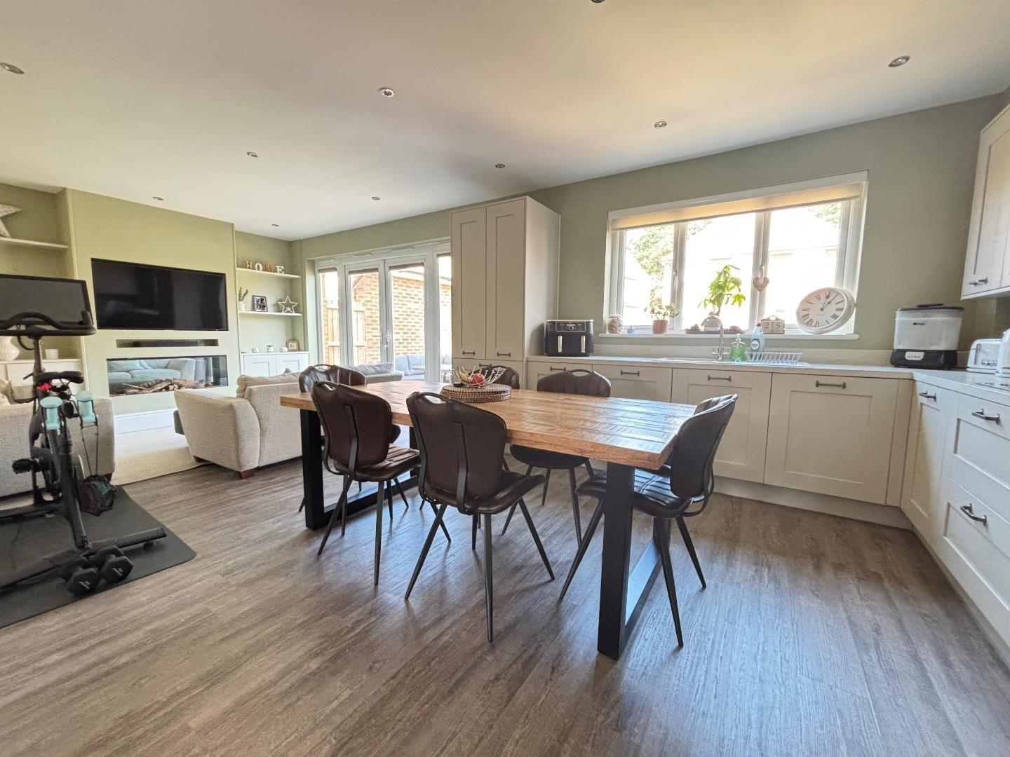 Devon Way, Parklands