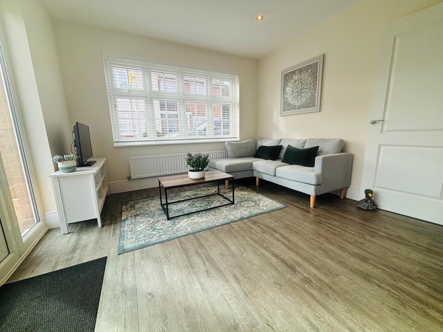 Goodwood Avenue, Parklands