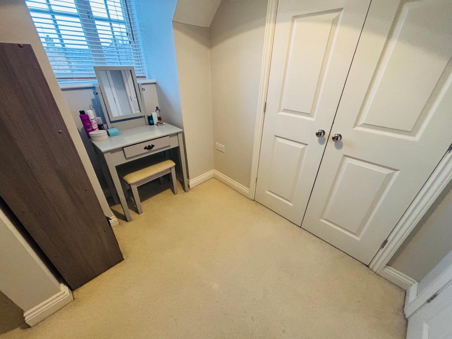 Howards Way, Moulton