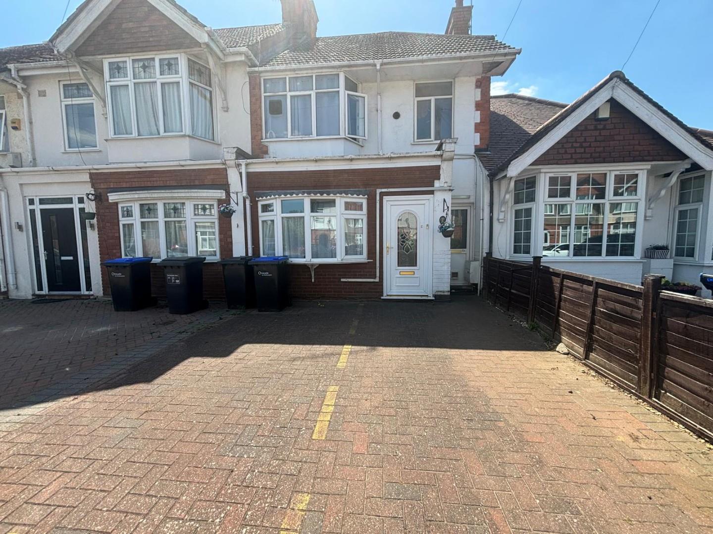 Greville Avenue, Spinney Hill