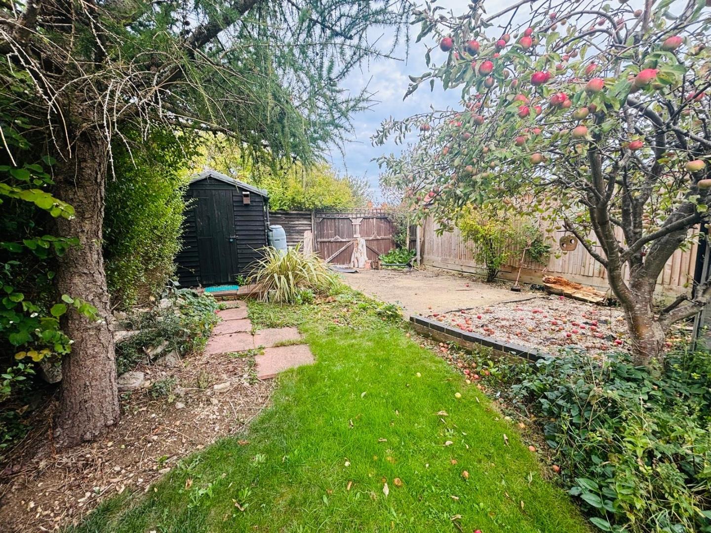 Greville Avenue, Spinney Hill