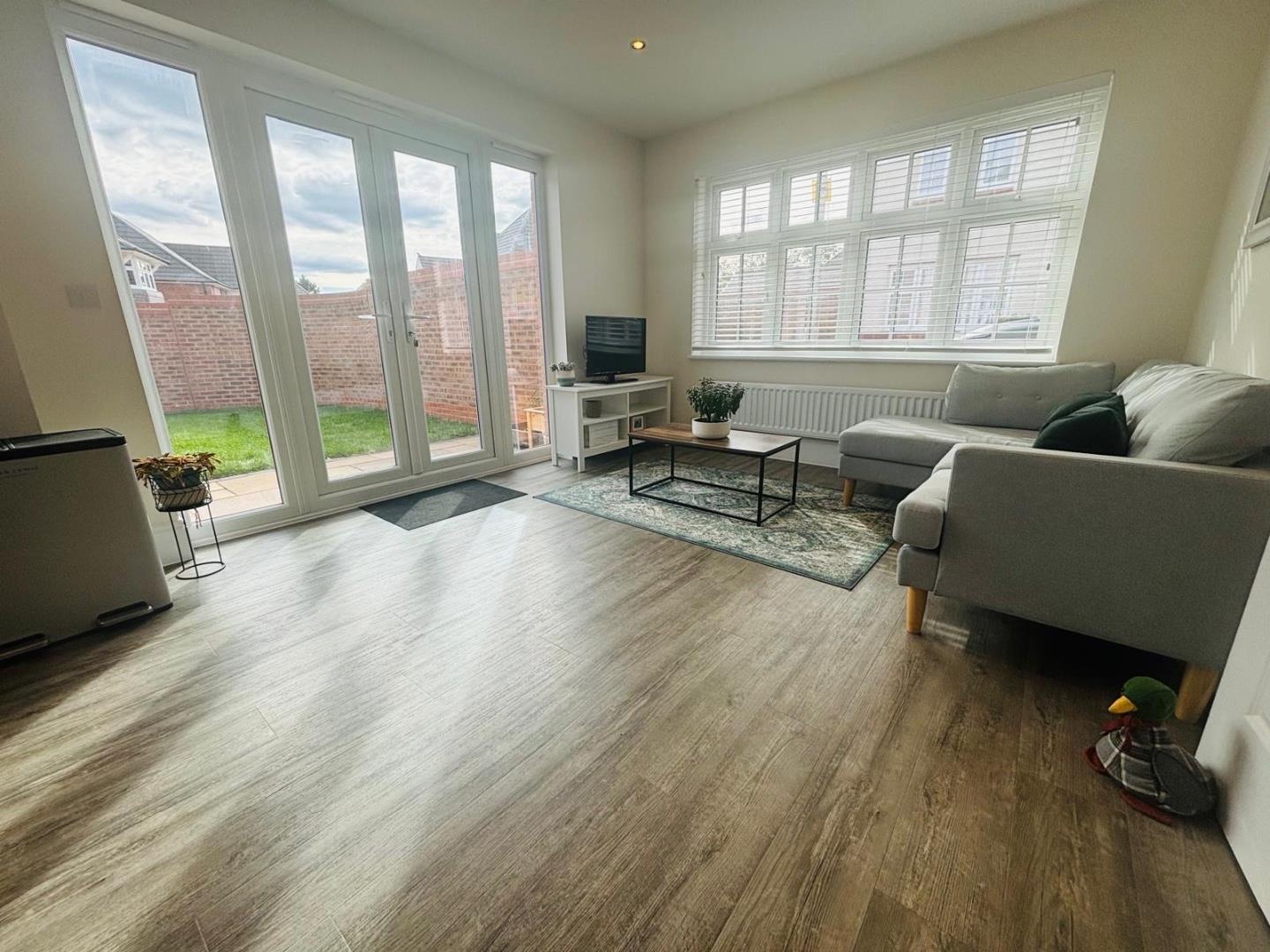 Goodwood Avenue, Parklands