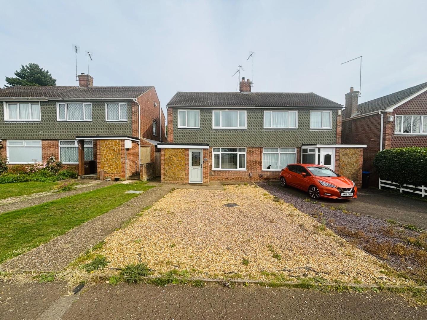 Spinney Hill Road, Spinney Hill