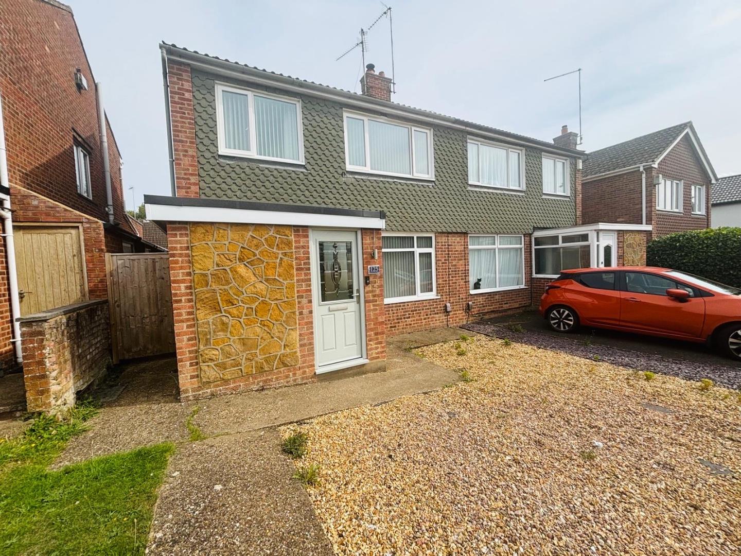 Spinney Hill Road, Spinney Hill