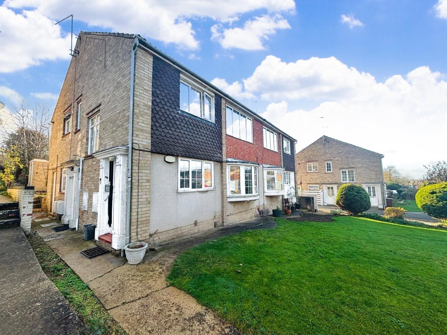 Spinney Hill Road, Spinney Hill