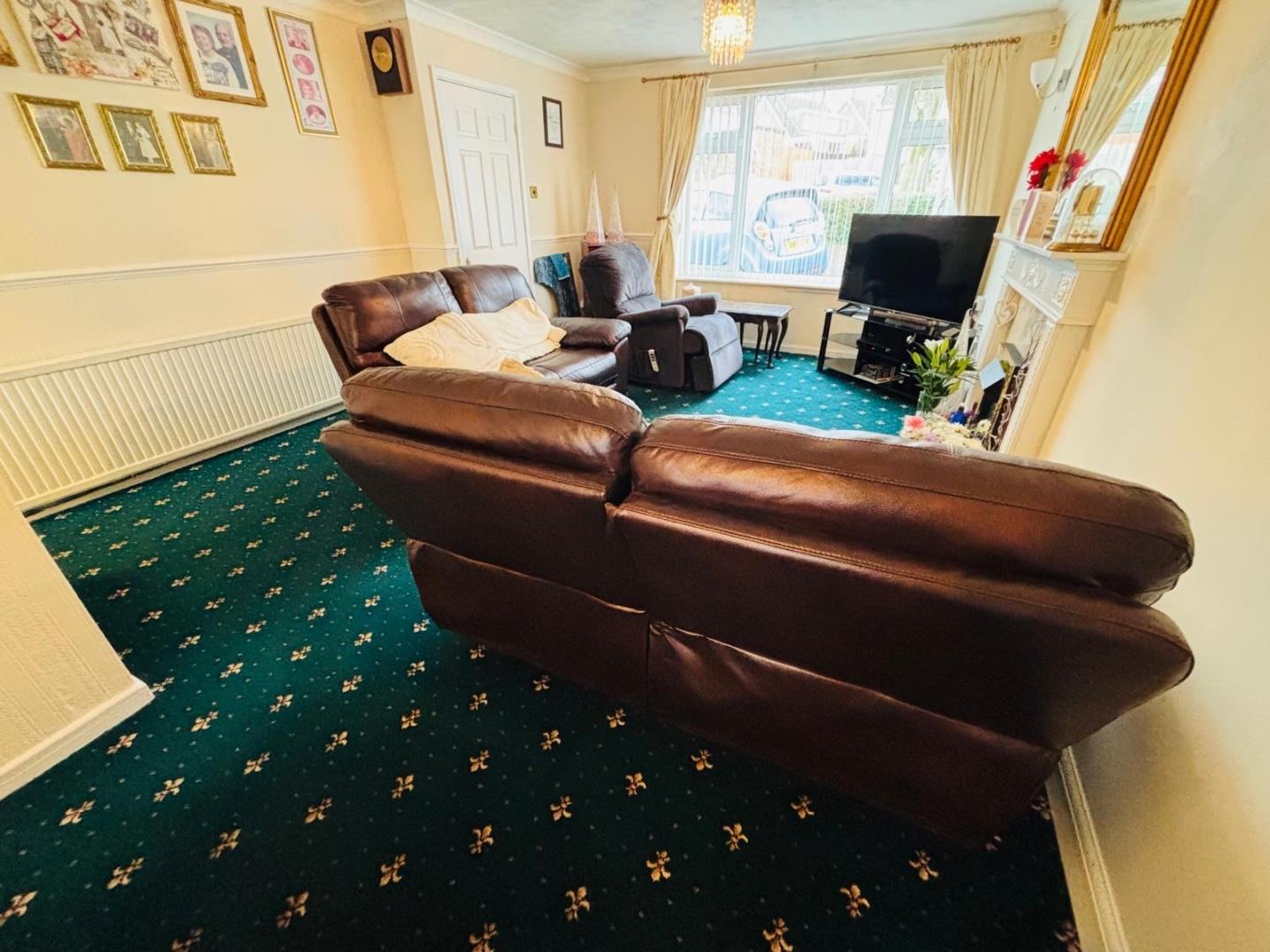 Thruxton Drive, Parklands