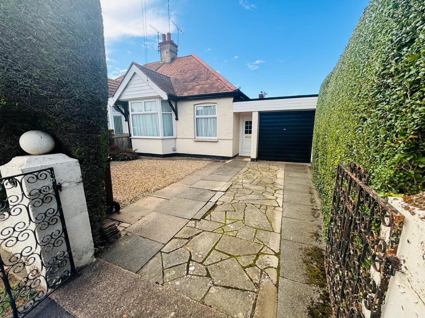 Northampton Lane South, Northampton