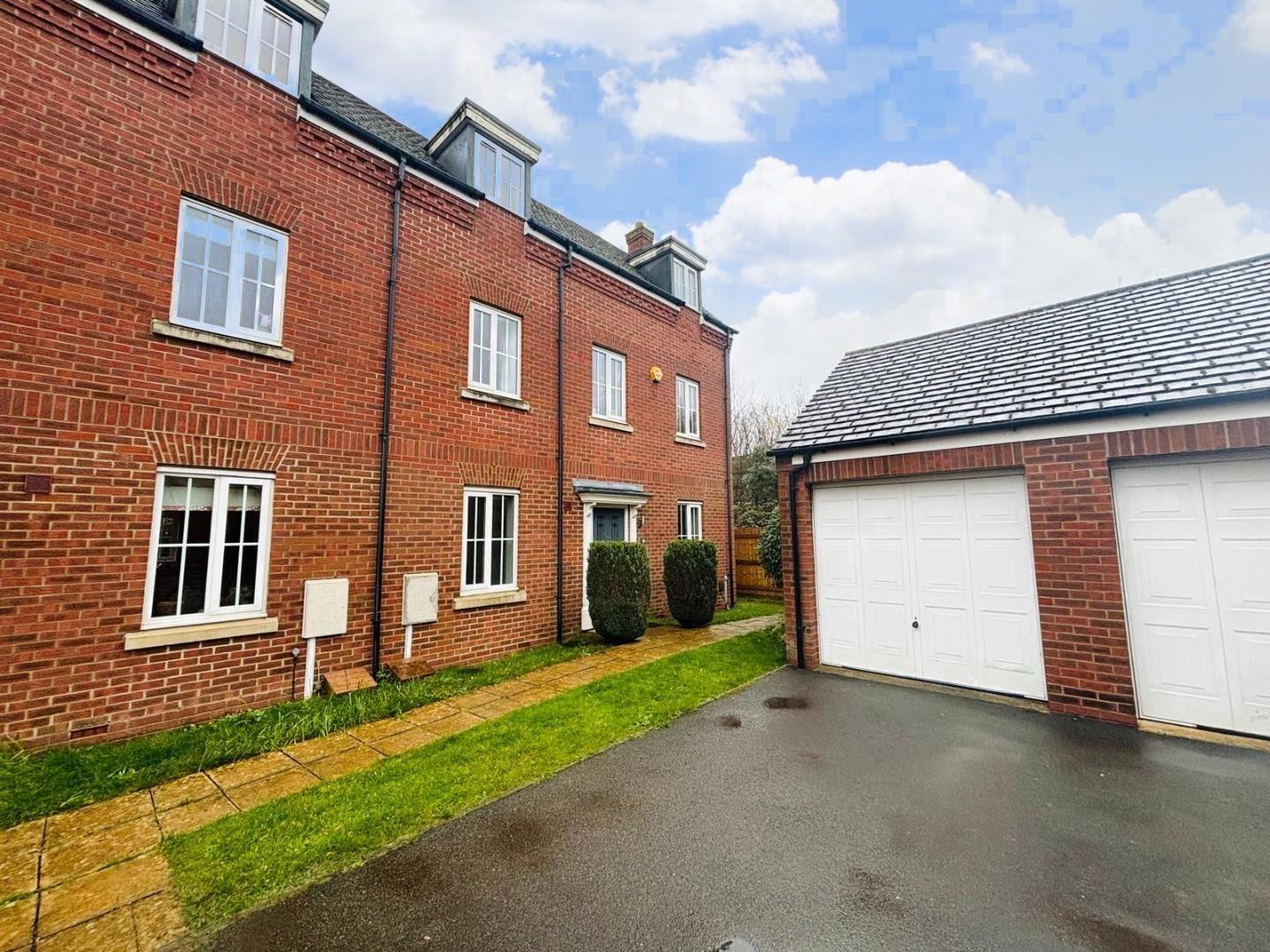 Howards Way, Moulton