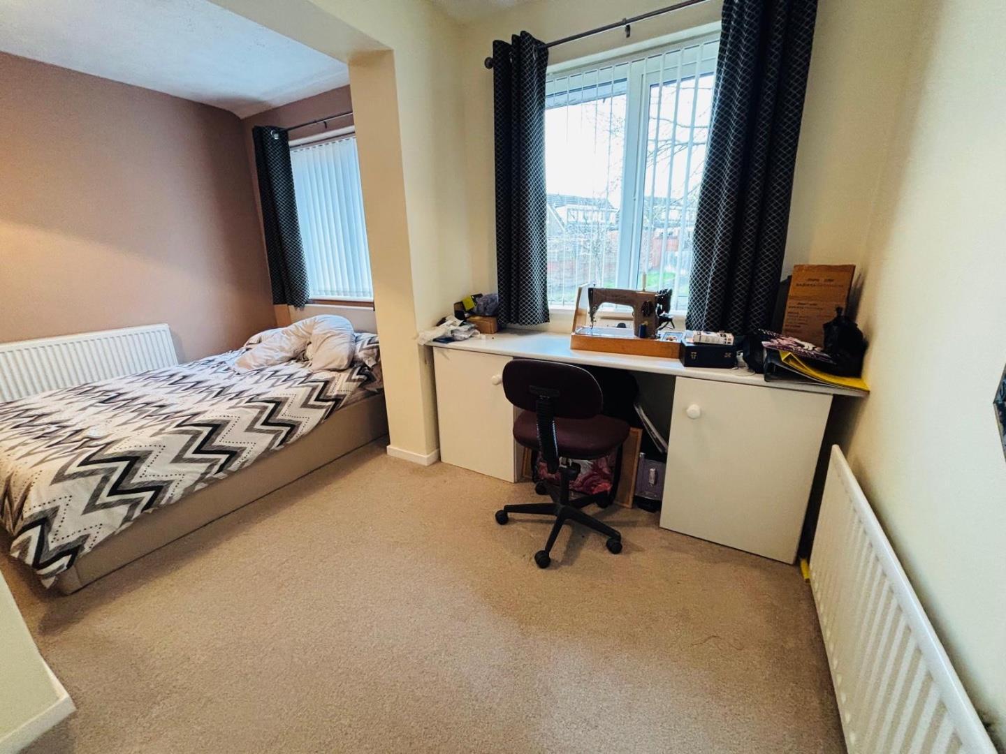 Thruxton Drive, Parklands