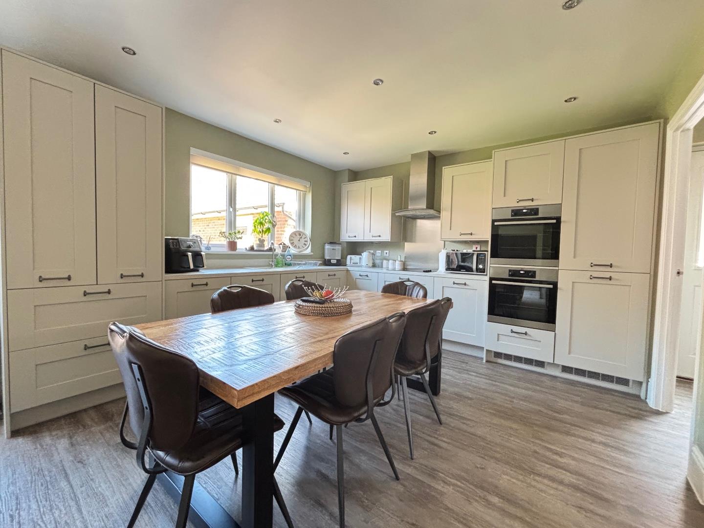 Devon Way, Parklands