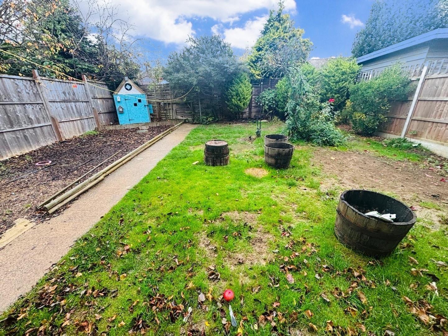 Spinney Hill Road, Spinney Hill