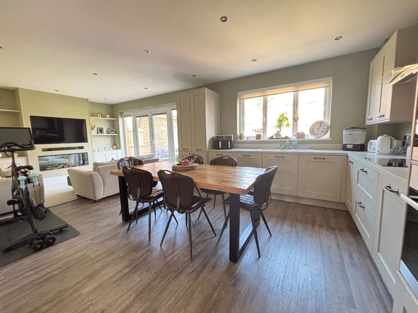 Devon Way, Parklands