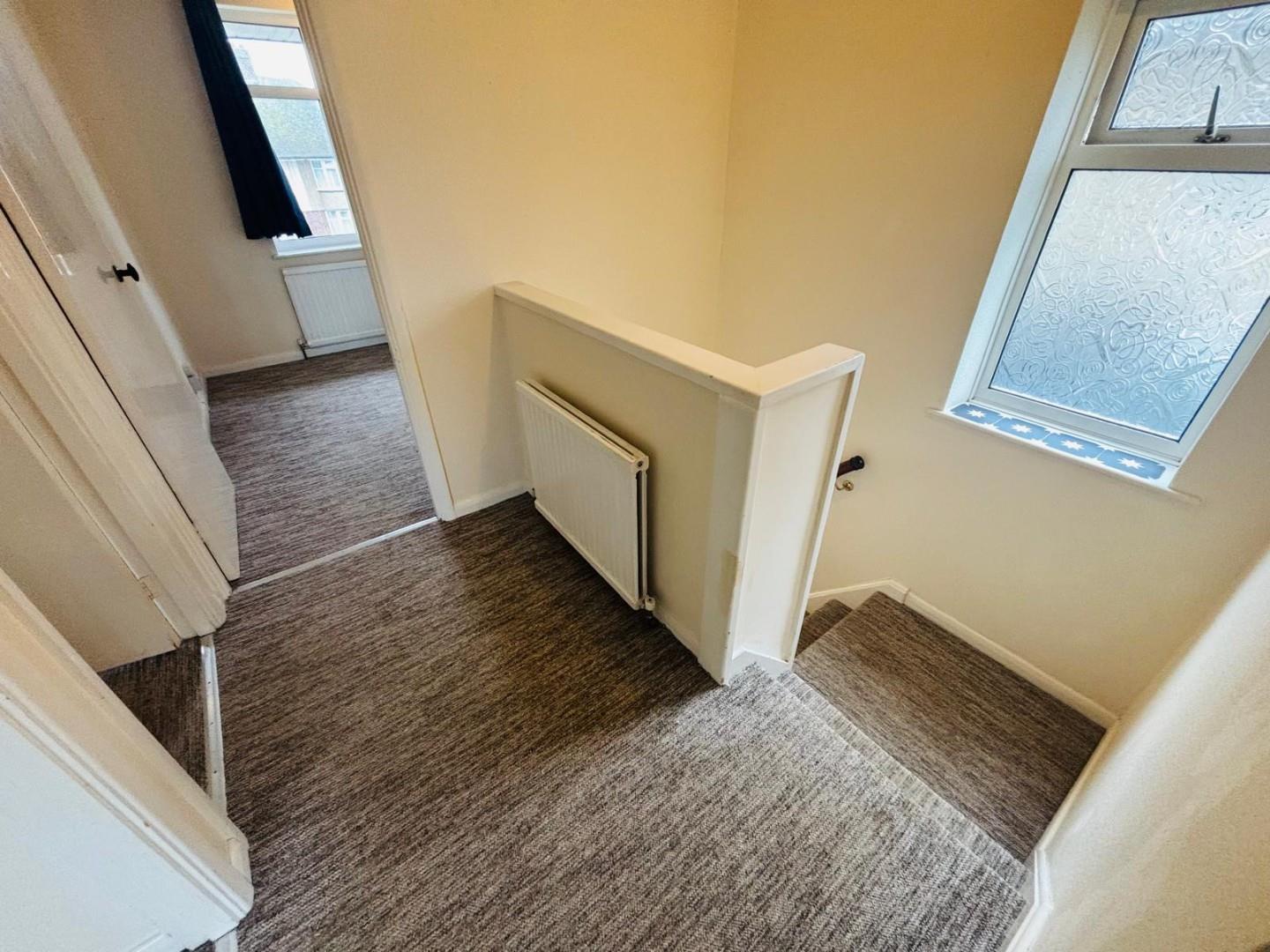 Spinney Hill Road, Spinney Hill