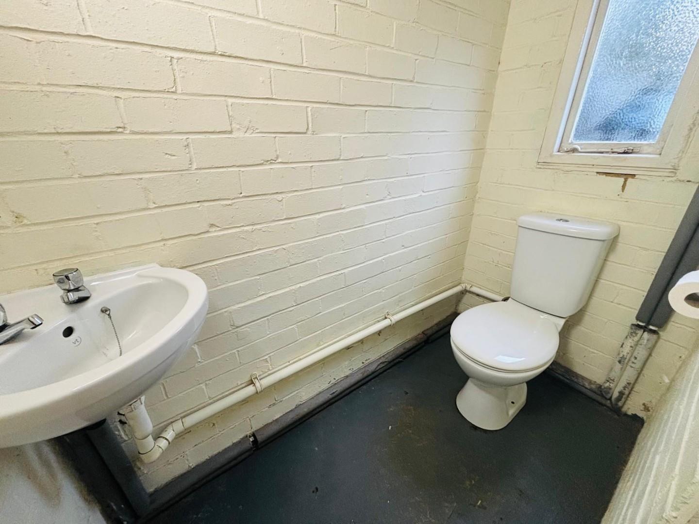 Spinney Hill Road, Spinney Hill