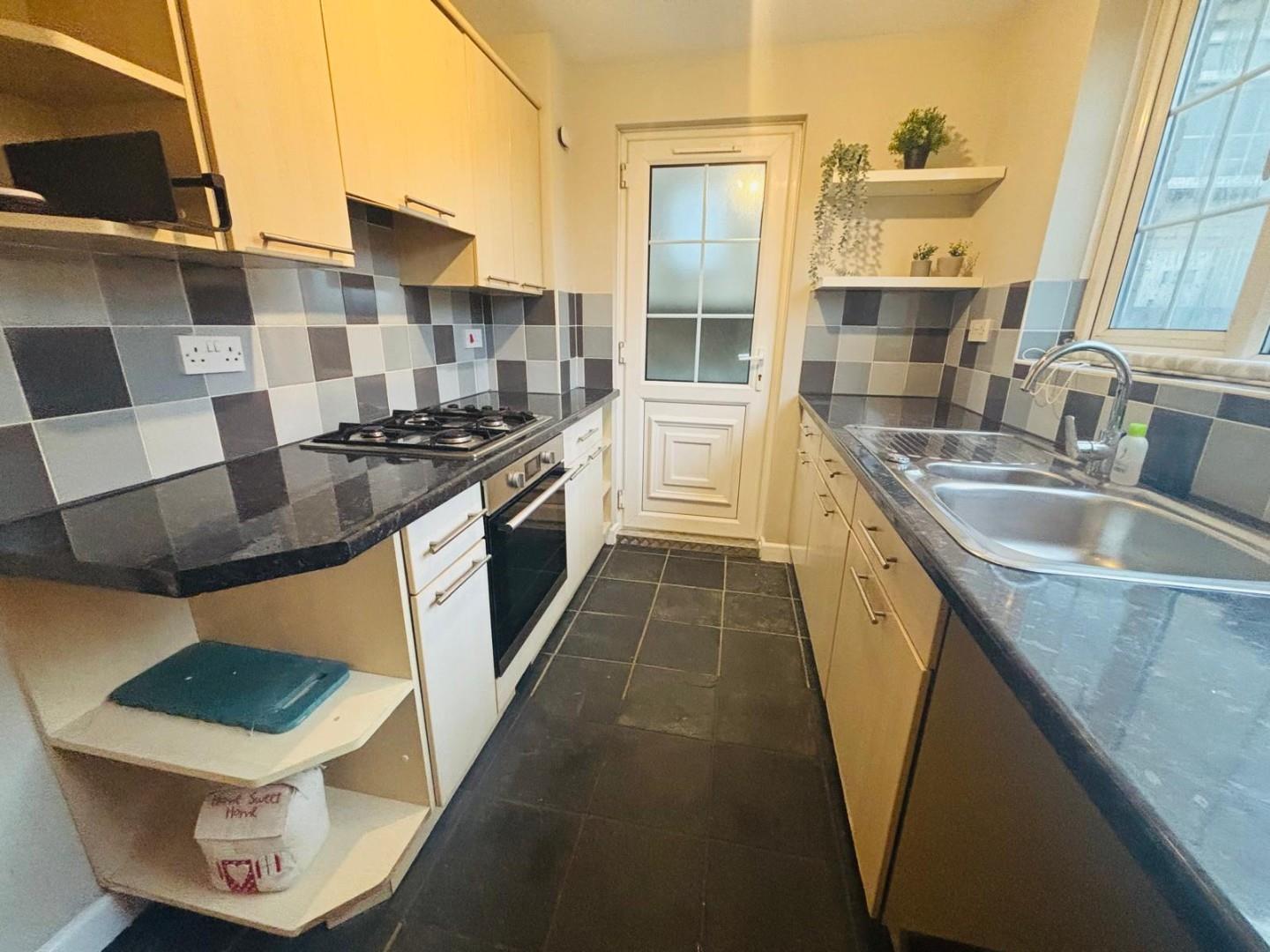 Spinney Hill Road, Spinney Hill