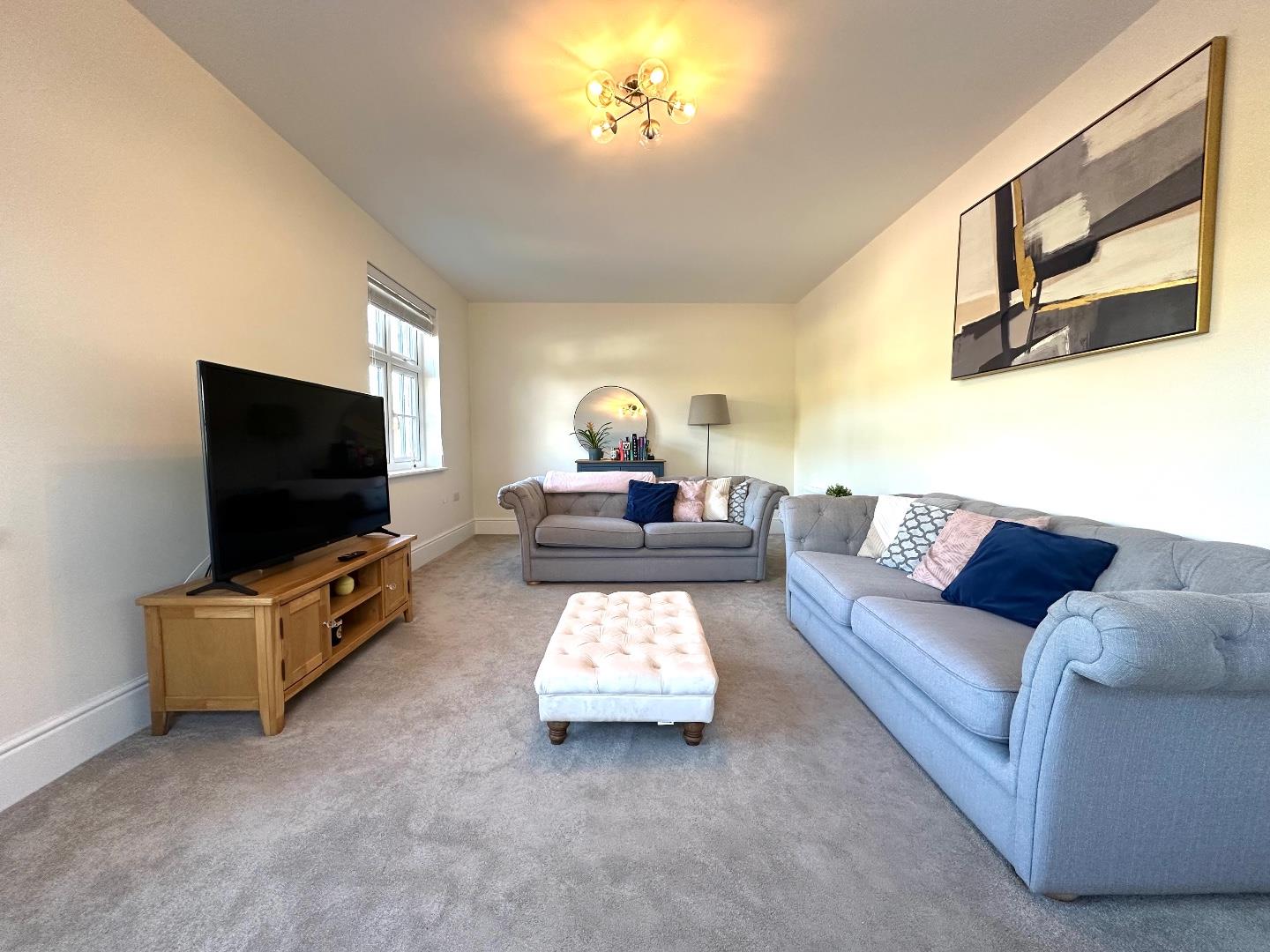 Goodwood Avenue, Parklands