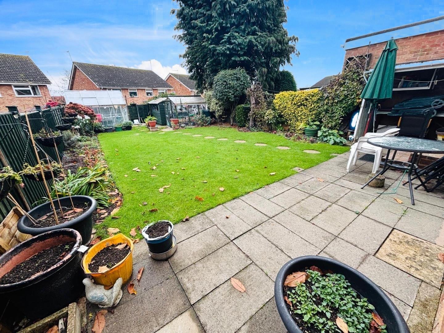 Thruxton Drive, Parklands