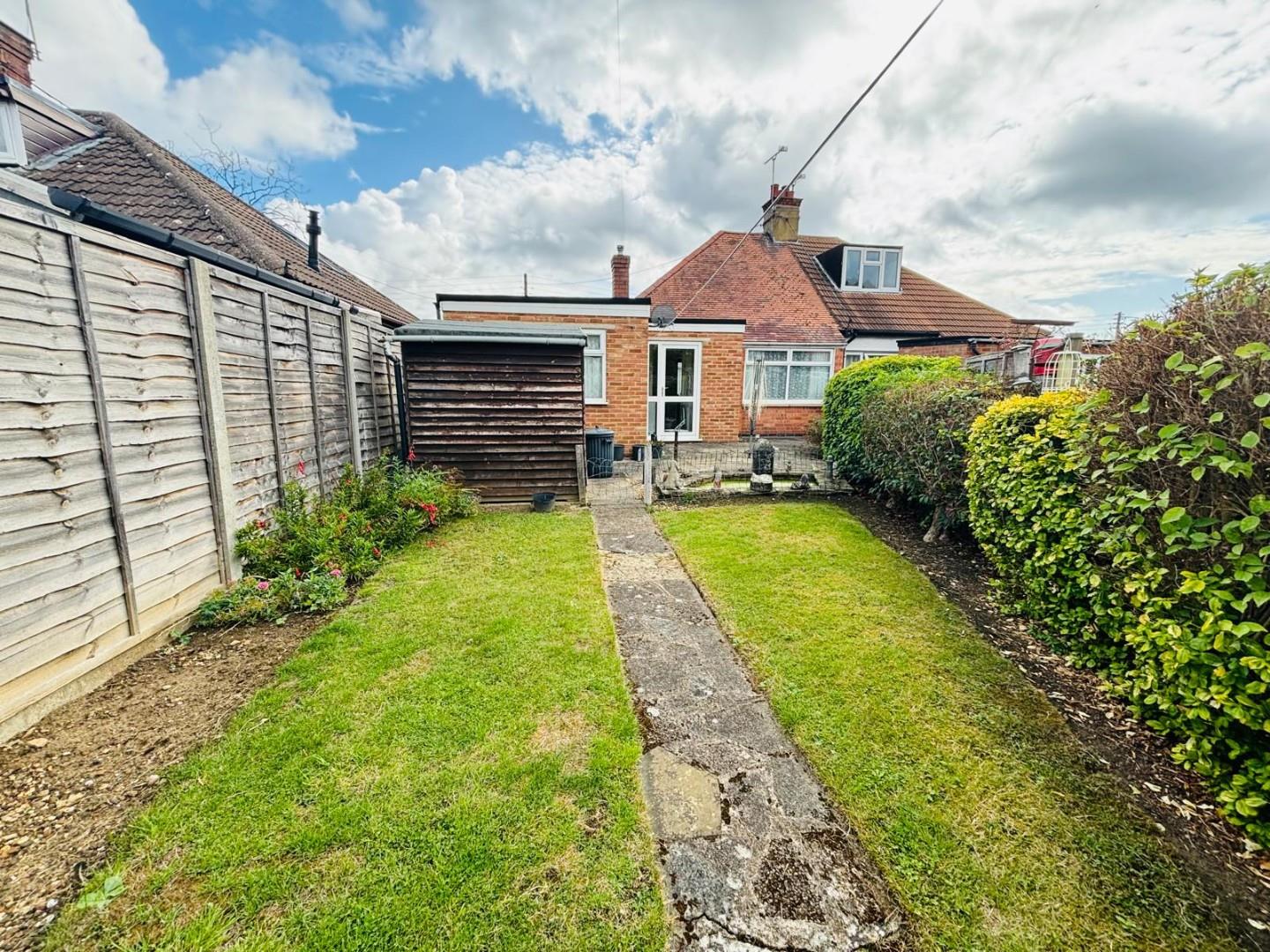 Northampton Lane South, Northampton