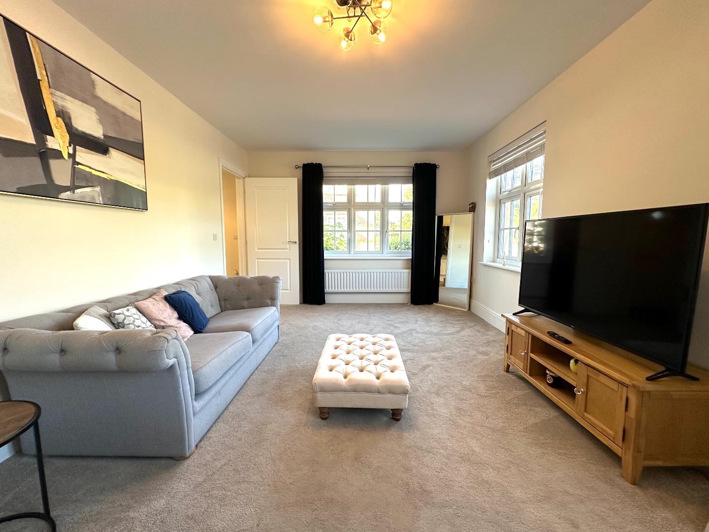 Goodwood Avenue, Parklands