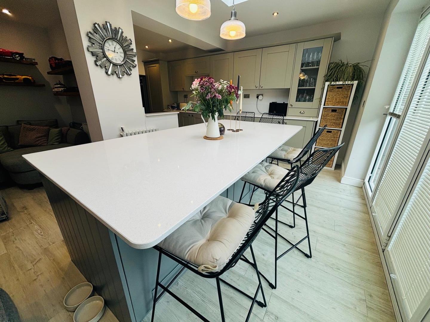 Spinney Hill Road, Spinney Hill