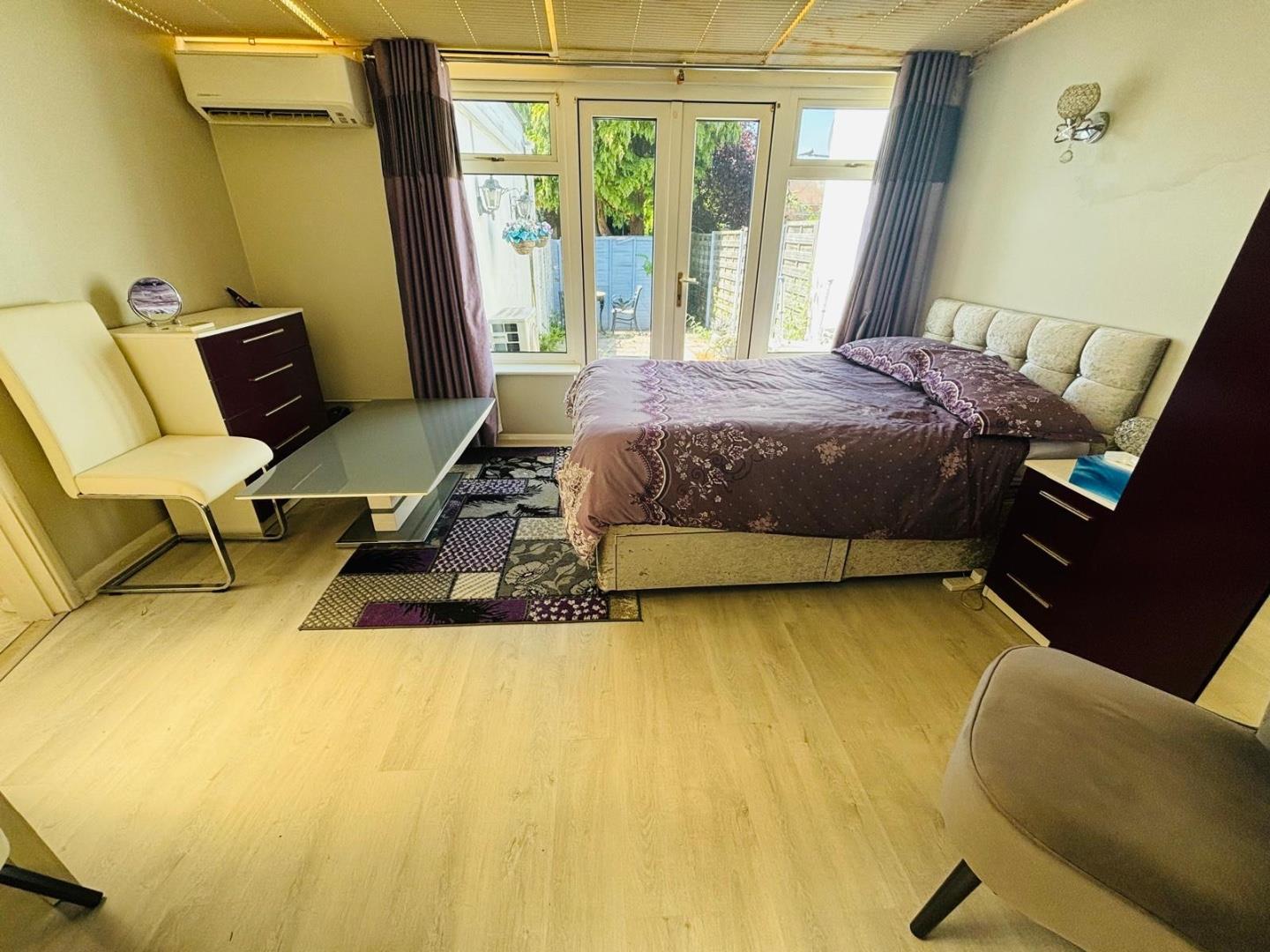 Greville Avenue, Spinney Hill