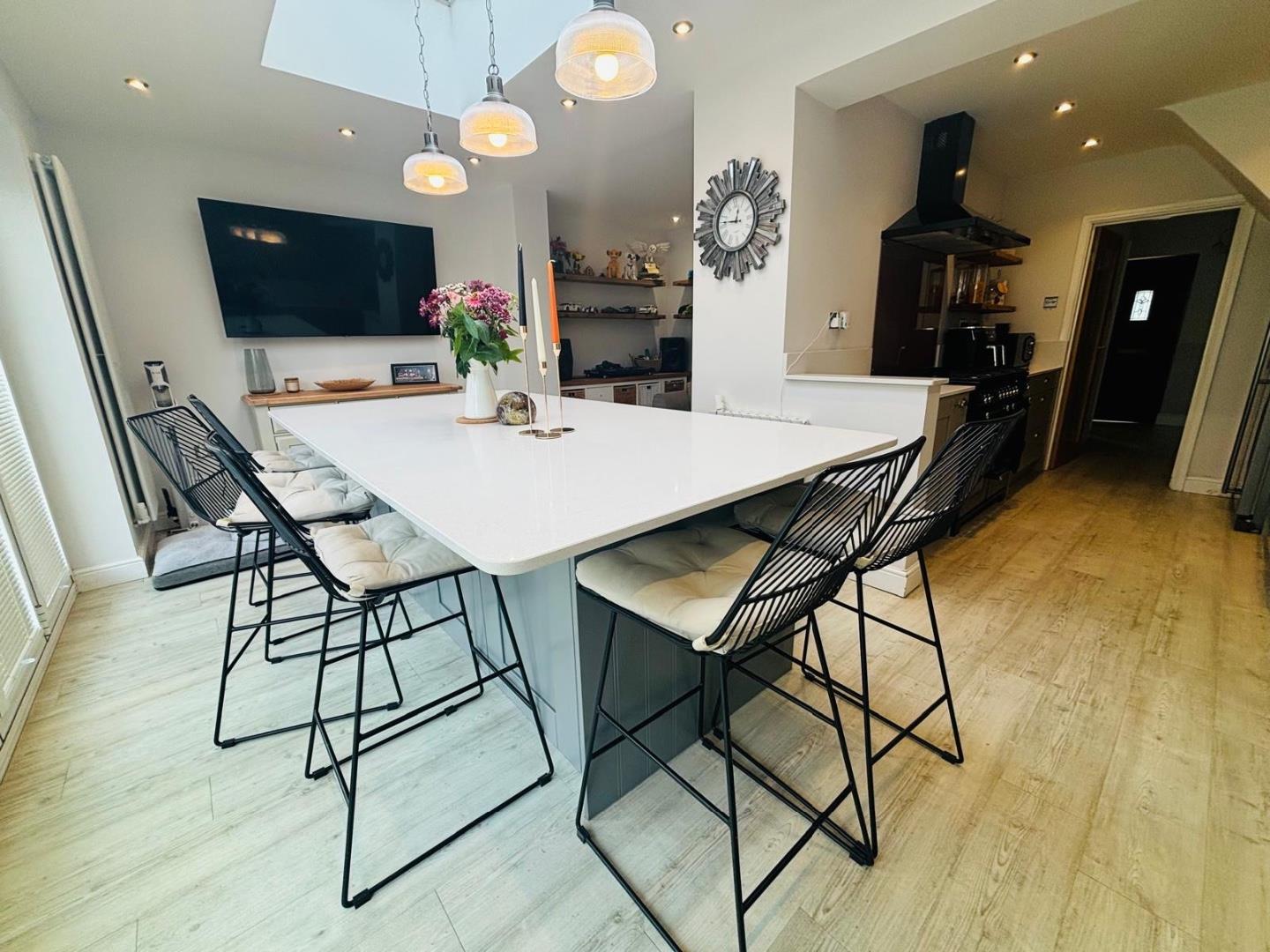 Spinney Hill Road, Spinney Hill