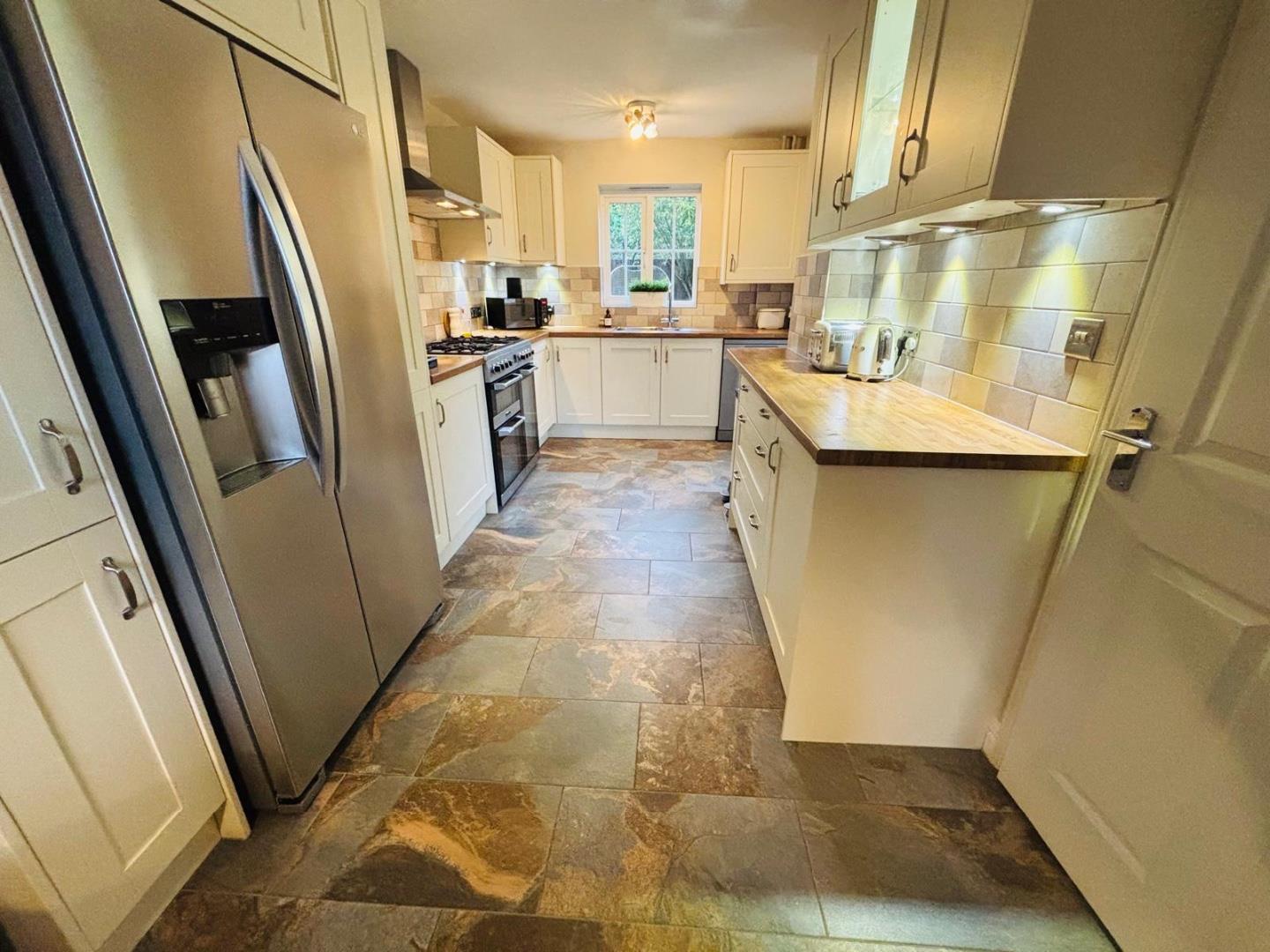 Howards Way, Moulton