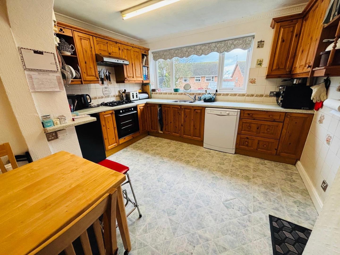 Thruxton Drive, Parklands