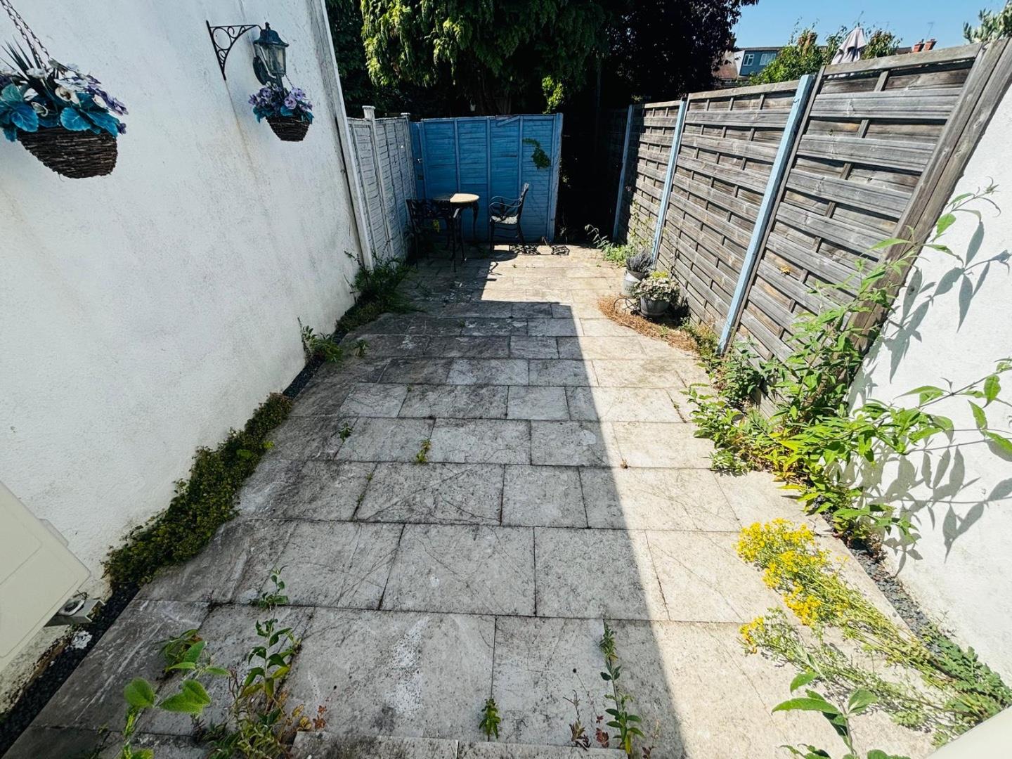 Greville Avenue, Spinney Hill