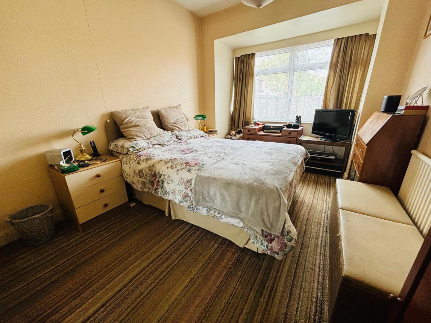 Northampton Lane South, Northampton