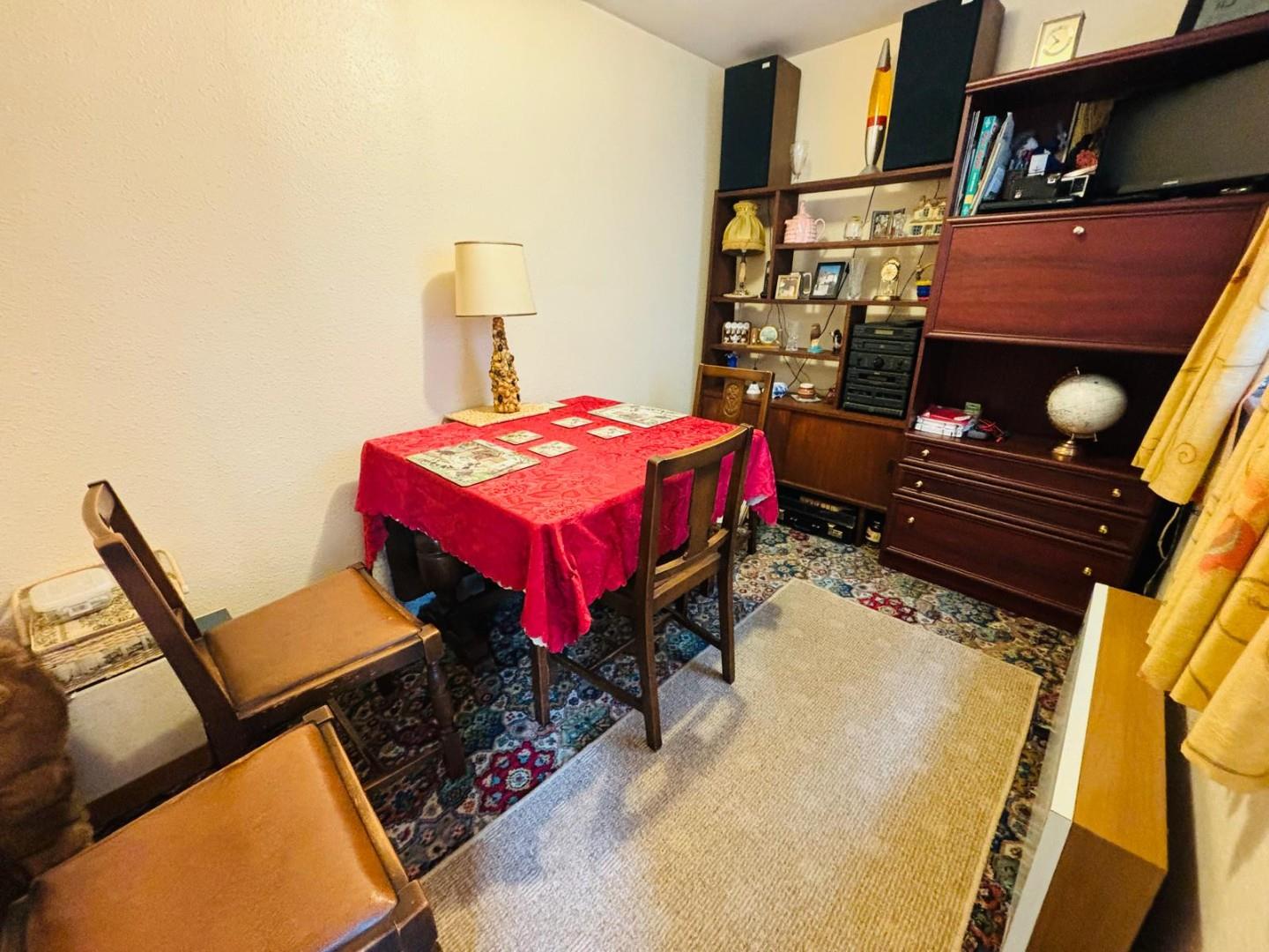 Northampton Lane South, Northampton