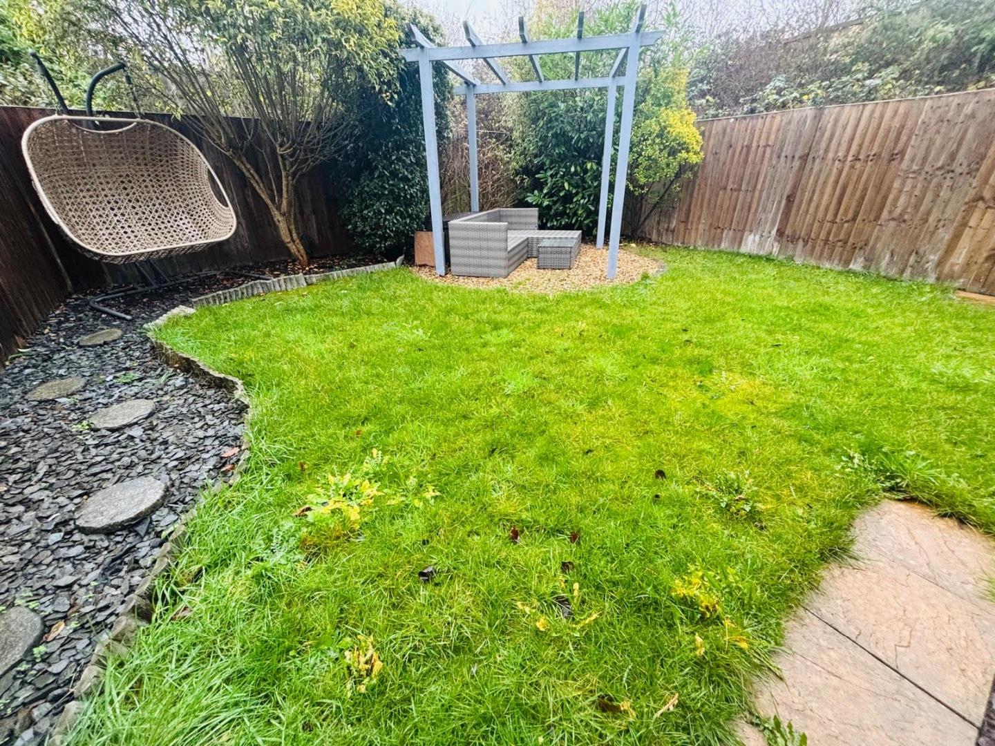 Howards Way, Moulton