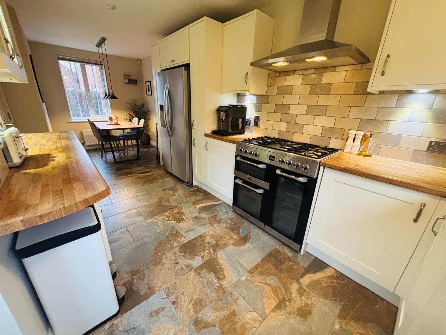 Howards Way, Moulton