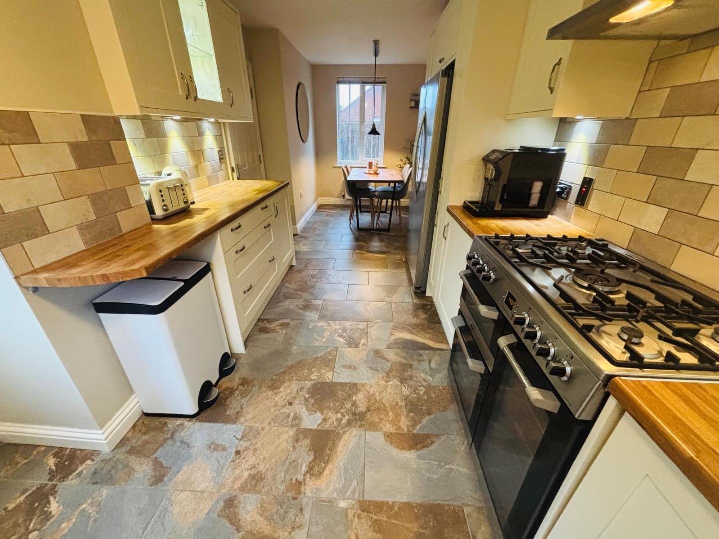 Howards Way, Moulton