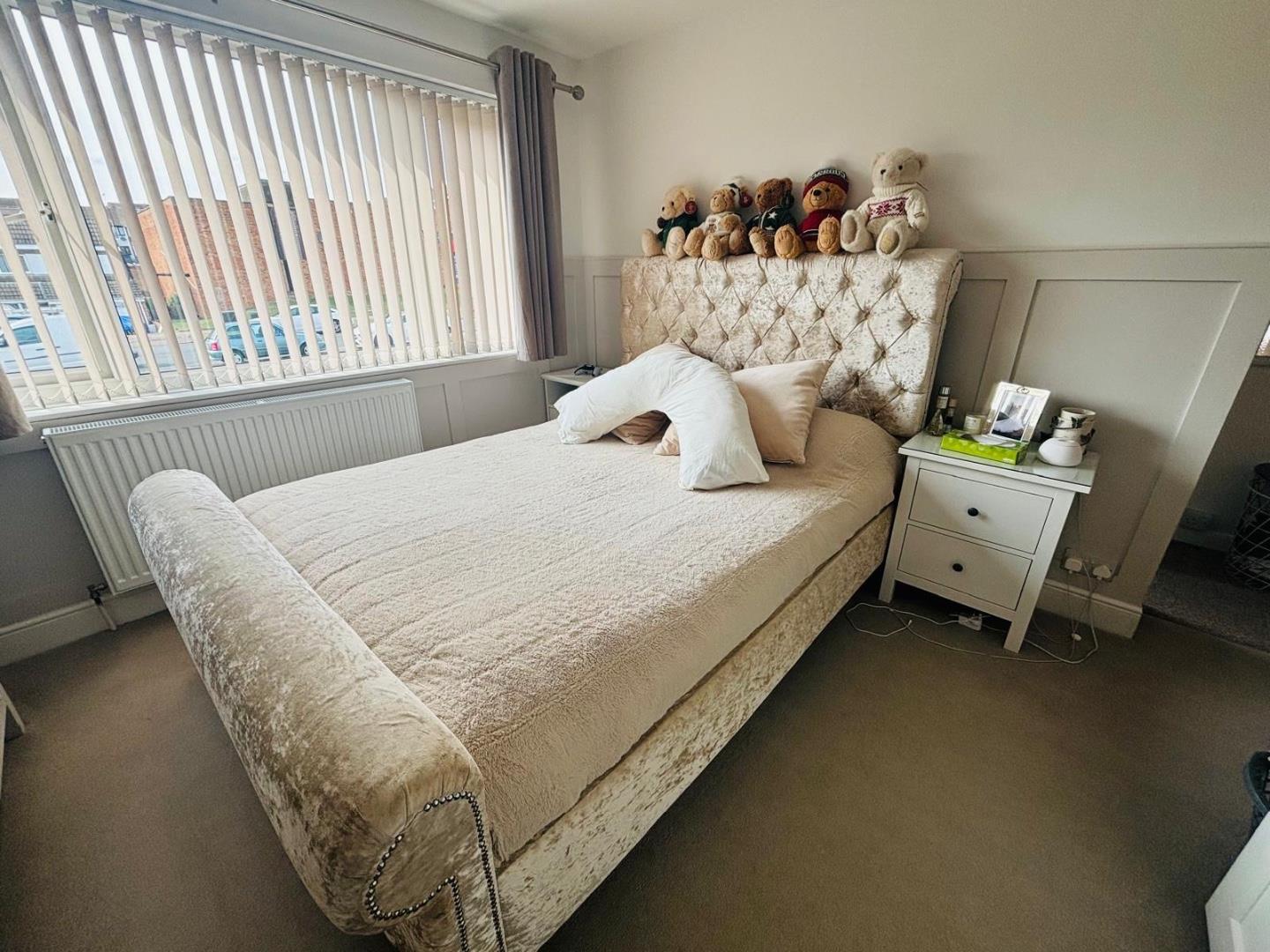 Spinney Hill Road, Spinney Hill