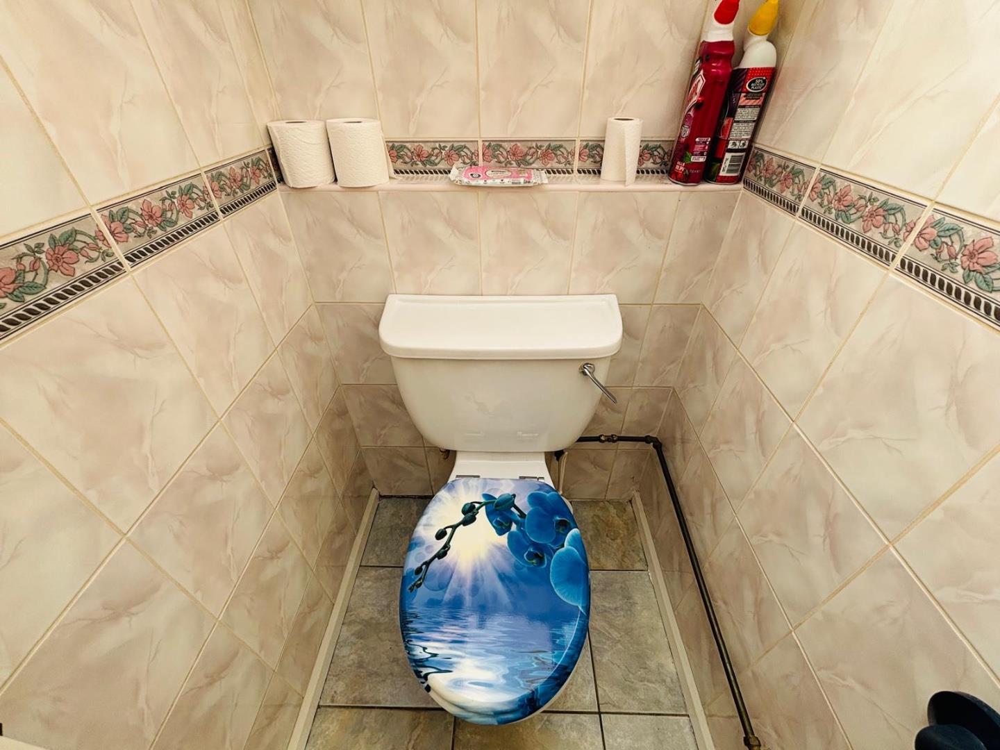 Greville Avenue, Spinney Hill