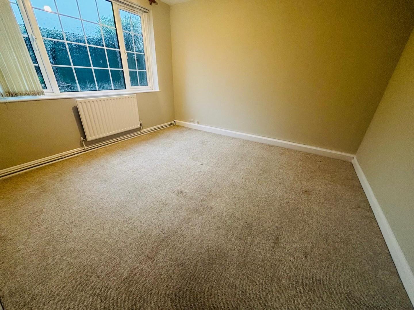 Spinney Hill Road, Spinney Hill