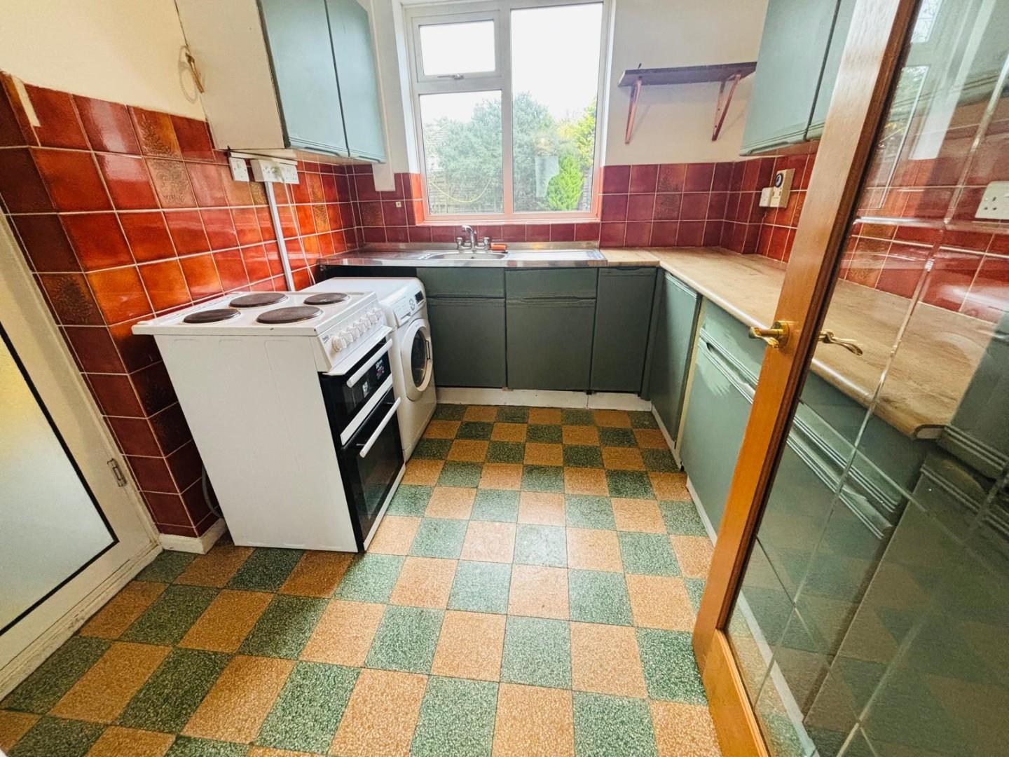 Spinney Hill Road, Spinney Hill