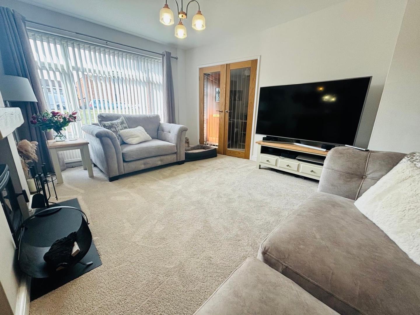 Spinney Hill Road, Spinney Hill